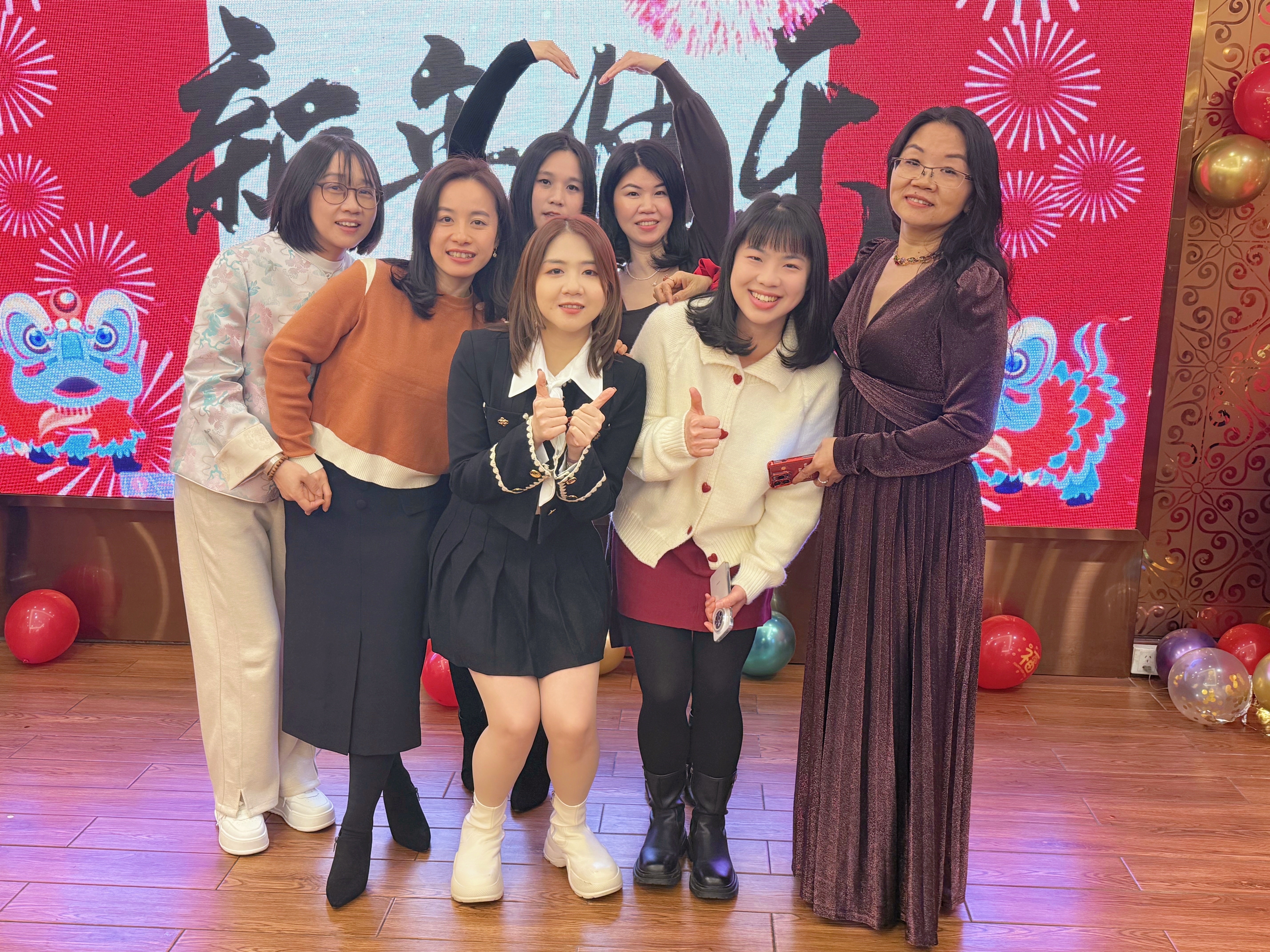 后勤及linda.jpg